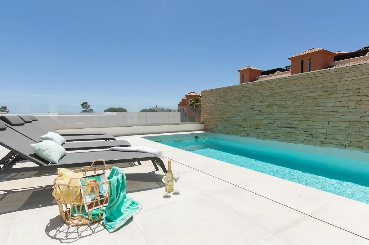 394921 - Wonderful Semi Detached Villa マラガ